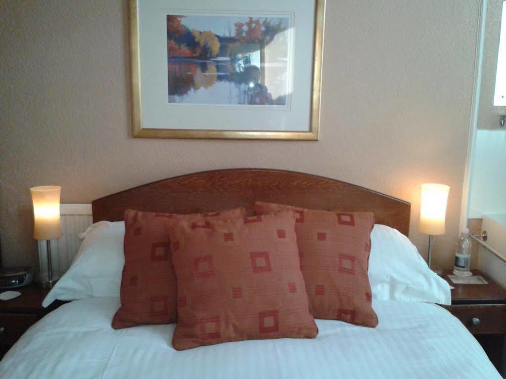The Burleigh Hotel ฮันสแตนตัน ภายนอก รูปภาพ